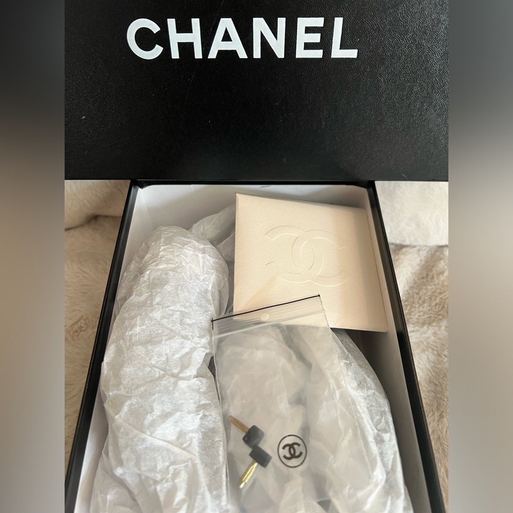 CHANEL Black Patent Silver Cap Toe CC Leather Mules Heels Shoes 38 7 Box Vintage - Picture 7 of 7